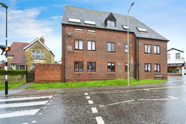 Flat for sale in North Street, Bicester, Oxfordshire