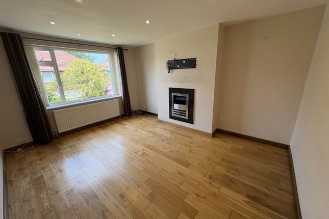 24, Merton Grove, Oldham photo 3