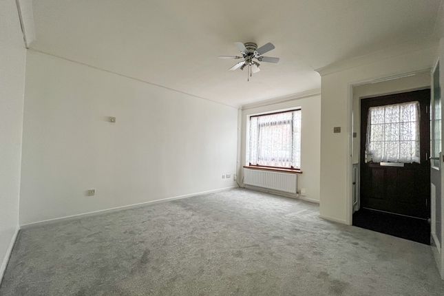 Glebelands, West Molesey photo 4