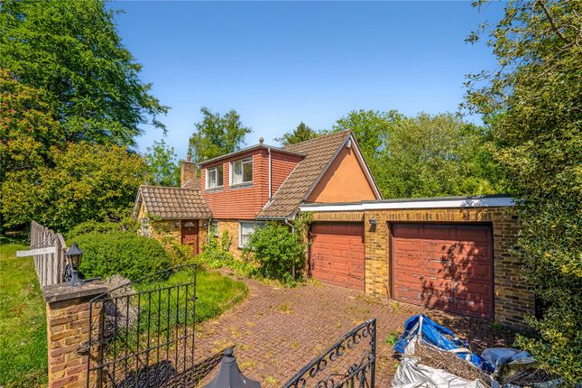5-bed house on Montjolli,, Oak Tree Close, Surrey, £825,000