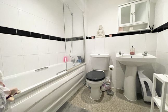 1 Abby Rose Court 181a, High Street, Ongar photo 5