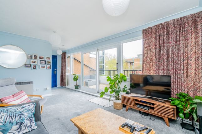 Flat to rent in North Row, Central Milton Keynes, Buckinghamshire