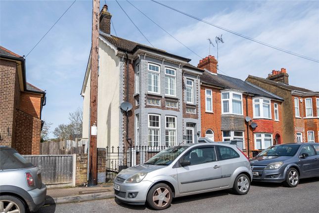 Thumbnail End terrace house for sale in Lovers Walk, Dunstable, Bedfordshire