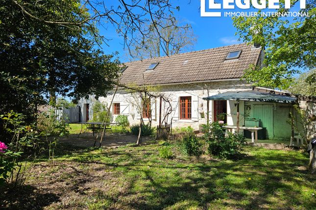 Thumbnail Villa for sale in Lurcy-Lévis, Allier, Auvergne-Rhône-Alpes