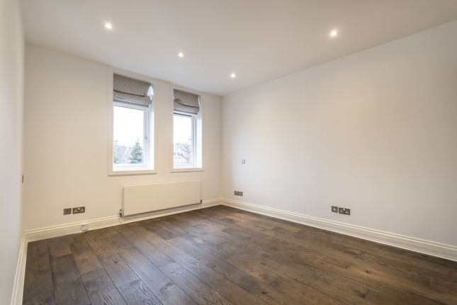 Flat to rent in Avenue Road, London