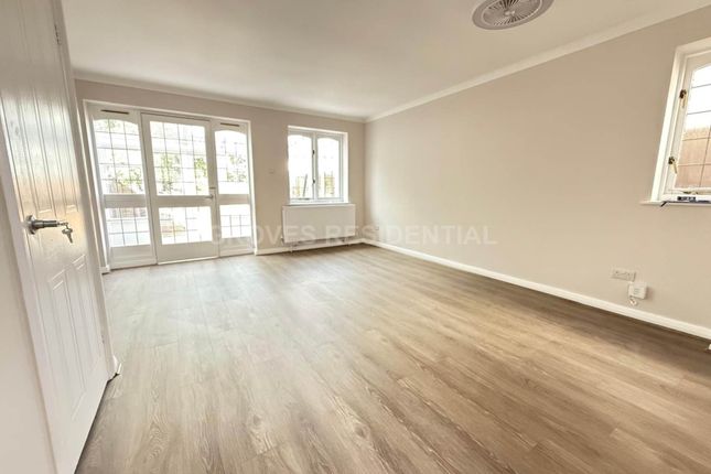 10 Rushmon Villas, Cavendish Road, New Malden photo 3