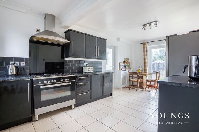 25 Green Road, Benfleet photo 4