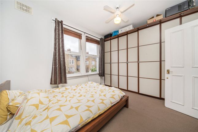 Flat for sale in Cavendish Road, Clapham South, London