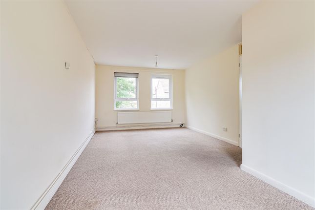 16, Coggeshall Close, Cambridge photo 2