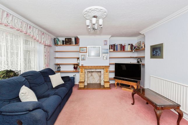 82, Aragon Drive, Ilford photo 4