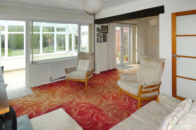 48, Fircroft Crescent, Rustington photo 3