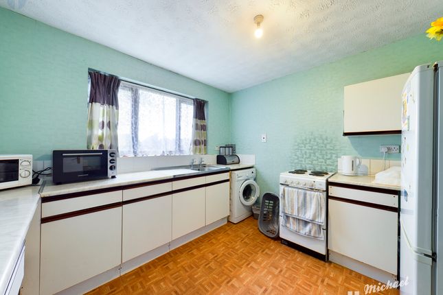 56 Cornbrook Road, Aylesbury photo 3