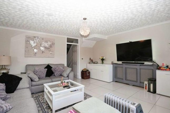 266, Tiptree Crescent, Ilford photo 2