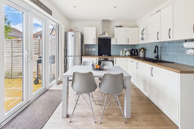 121, Moorhen Road, Bristol photo 4
