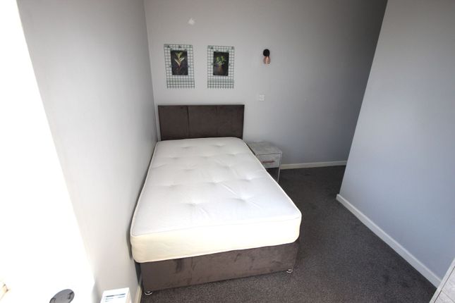 Thumbnail Property to rent in Oldham Road, Failsworth, Manchester