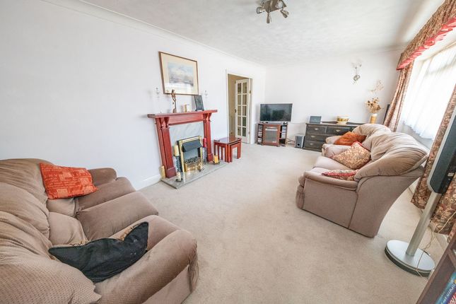 24, Celandine Avenue, Cowplain photo 4