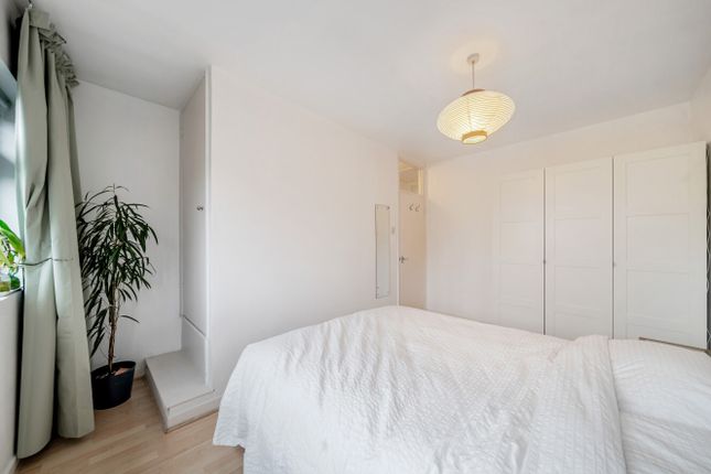 79, Bickersteth Road, London photo 5