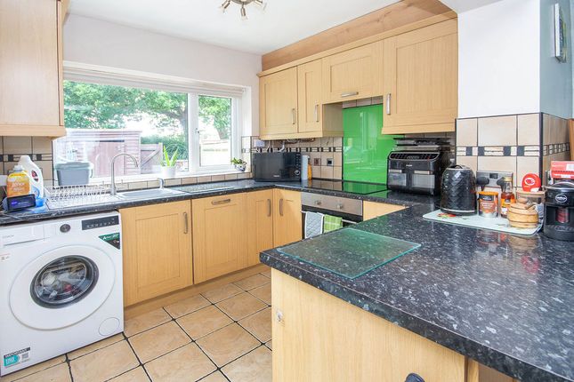 20, Cheam Way, Southampton photo 4