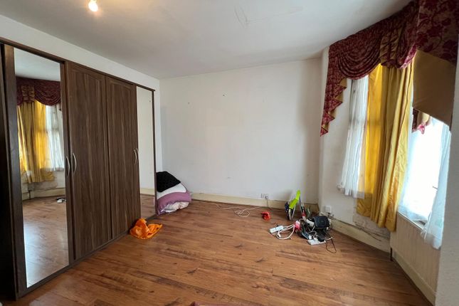 Thumbnail Flat to rent in Ley Street, Ilford