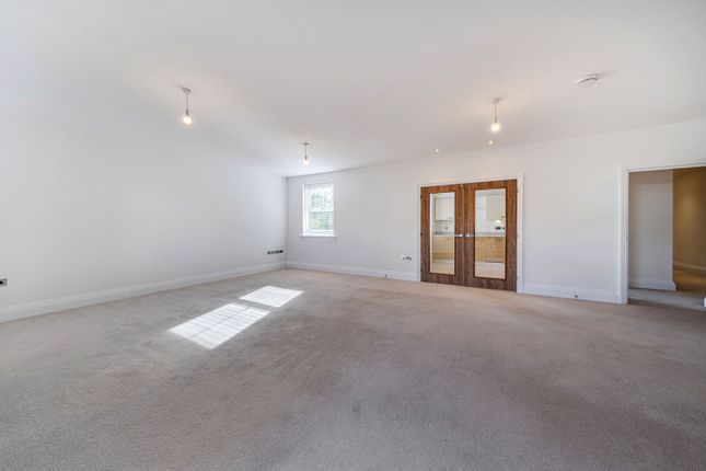 Overbury Avenue, Beckenham photo 4