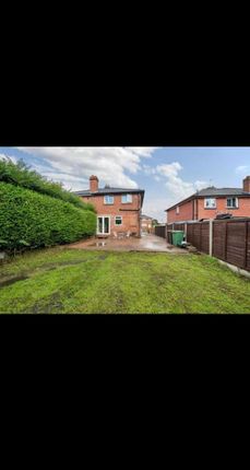 Thumbnail Property to rent in Scott Hall Grove, Leeds