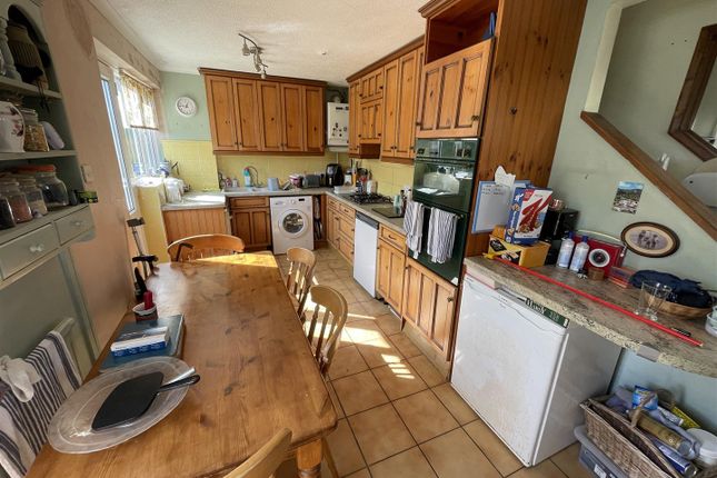 6, Parklands Walk, Crewkerne photo 3