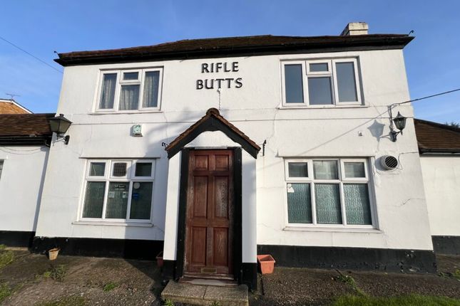 Pub/bar for sale in 421 London Road, High Wycombe, Buckinghamshire