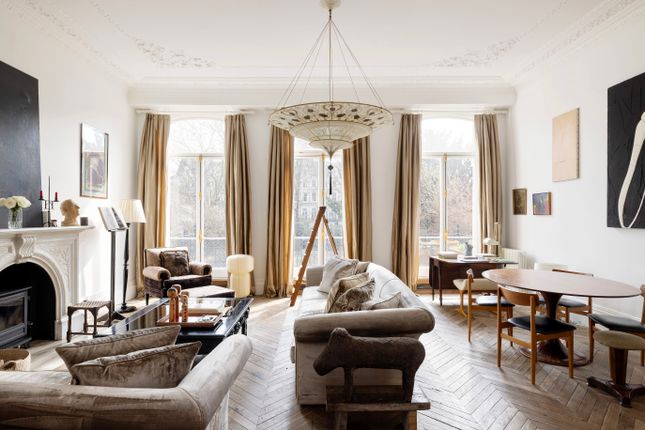 Flat for sale in Redcliffe Square, London
