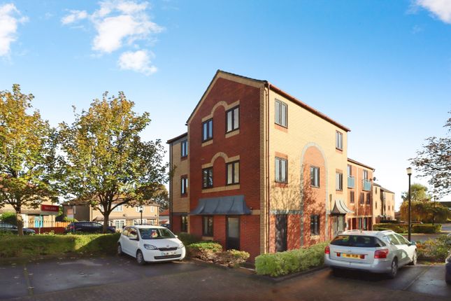 Flat for sale in Taylor Close, Kingswood, Bristol, Gloucestershire