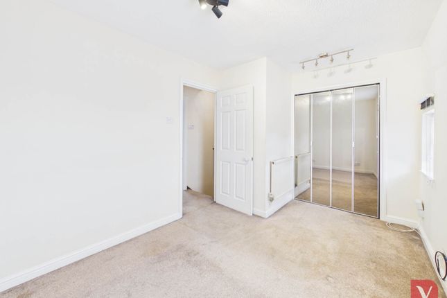 9, Gleneagles Drive, Luton photo 4