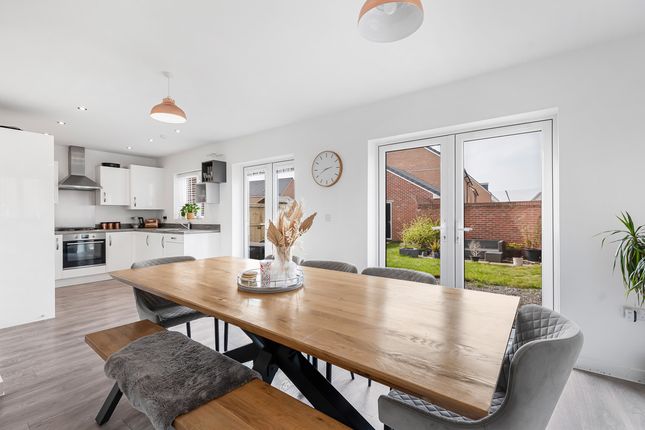 10, Douglas Drive, Wantage photo 4