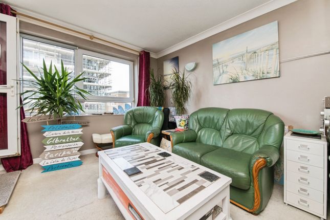 Flat 32, Homebaye House,, Harbour Road, Devon photo 4