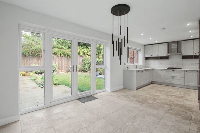 4, Turnpike Way, Derbyshire photo 3