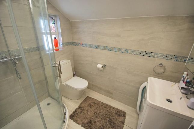 32 CROMWELL ROAD, WEMBLEY photo 4