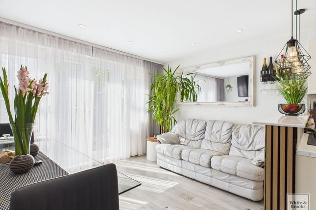 65 Osborne Way, Bognor Regis photo 3