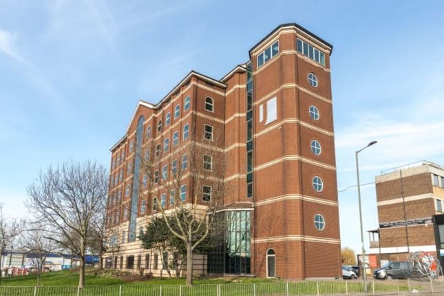 Office to let in River Road Business Park, River Road, Barking