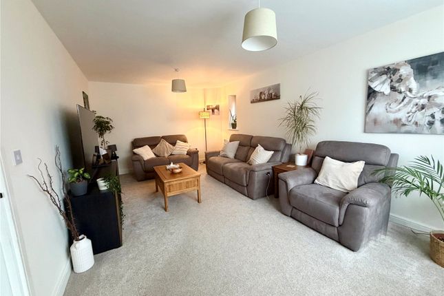13, Primrose Park Road, West Midlands photo 3