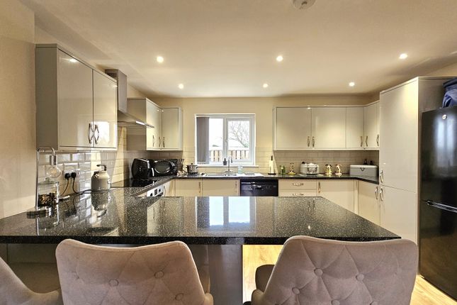 3 Matthews Close, Newton Road, Camborne photo 3