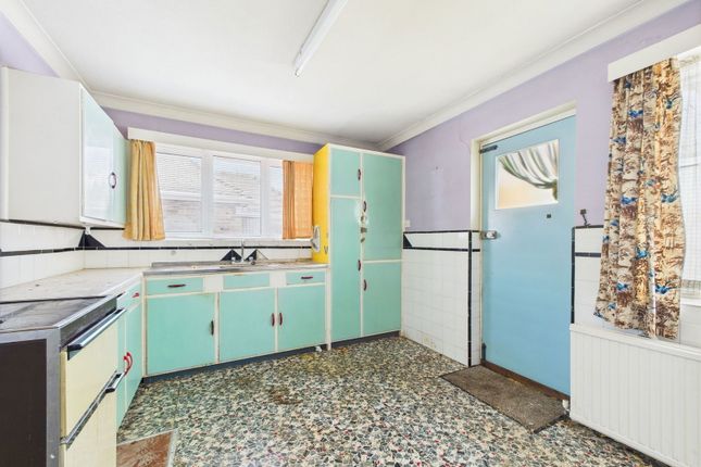5, Greyfriars Close, Worthing photo 3