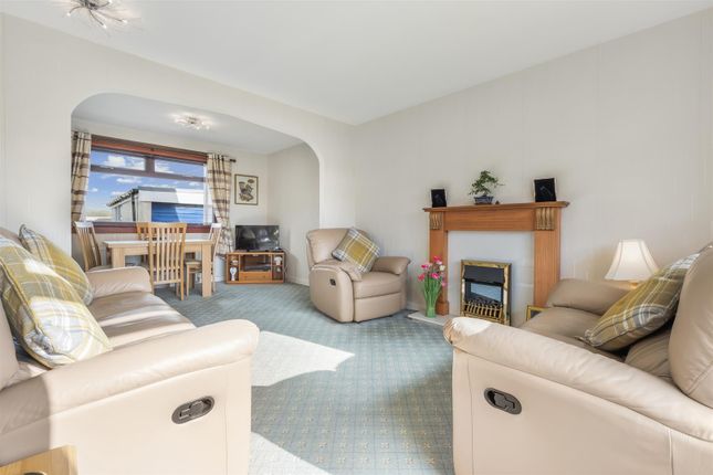 38, Glenavon Drive, Dunfermline photo 3