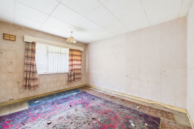 Tip Top, Spurlands End Road, High Wycombe photo 4