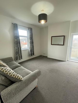 Flat to rent in Partridge Road, Roath, Cardiff