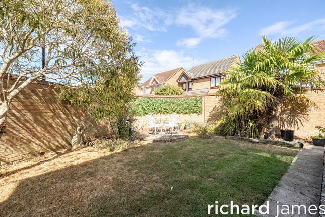 30, Gaynor Close, Swindon photo 2