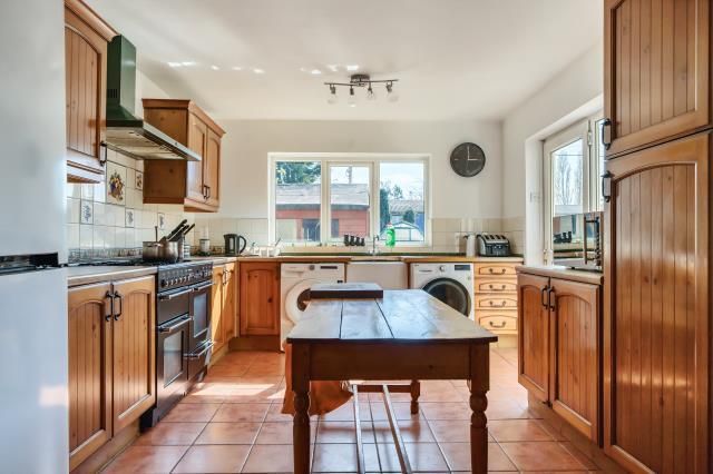 MALVERN, Witney, Witney photo 5