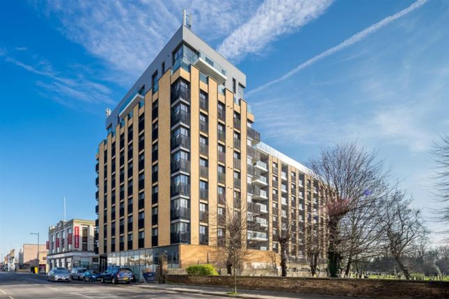 2-Bedroom Flat Â€“ Charter House, Ilford Ig1 1Uf