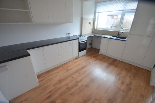 7, Helene Grove, Grimsby photo 3