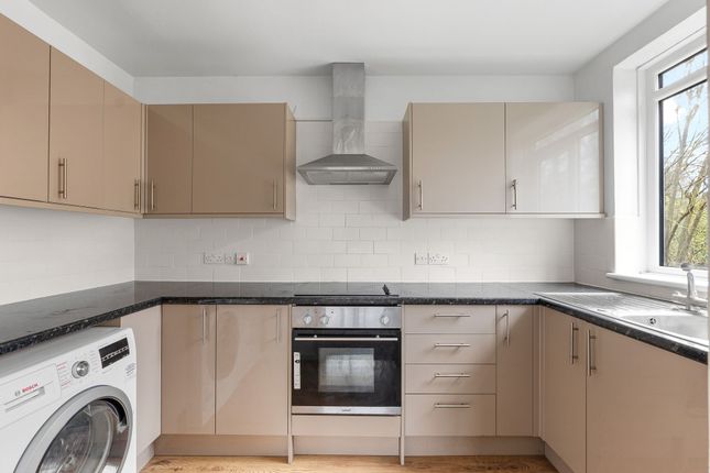 Flat 15, Ross Court, South Croydon photo 2