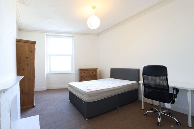 Flat 2, 2 Harcourt Road, Bristol photo 2