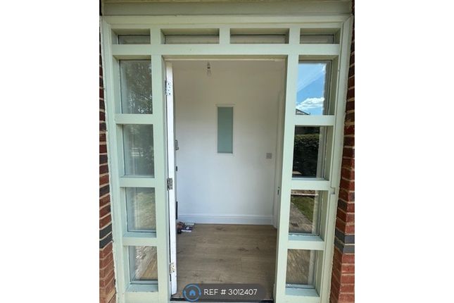 A Wellfield Road, A Wellfield Road, Hatfield photo 3