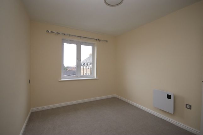 Flat for sale in The Hawthorns, Flitwick